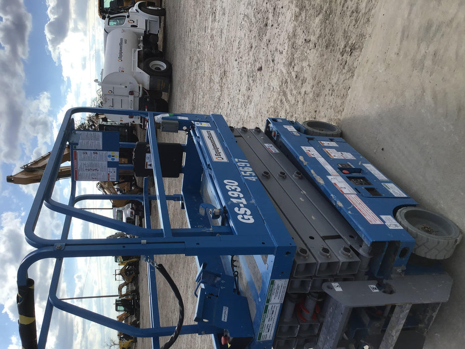 2019 Genie GS-1930 Fixed rails with chain Entry