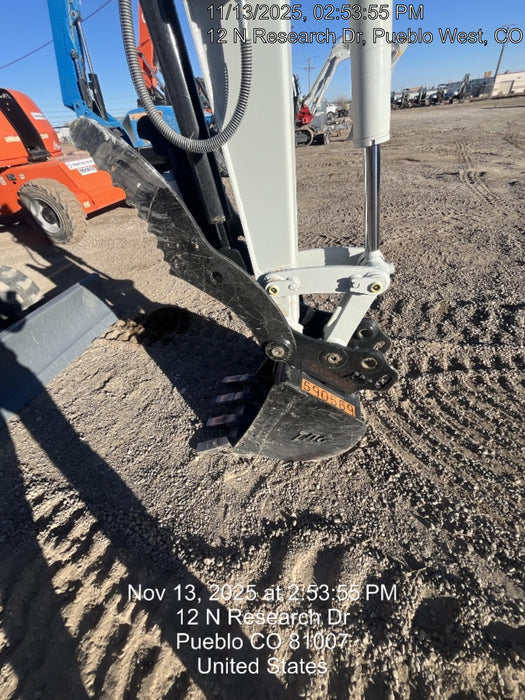 2025 TAKEUCHI 18" HD Bucket - Takeuchi