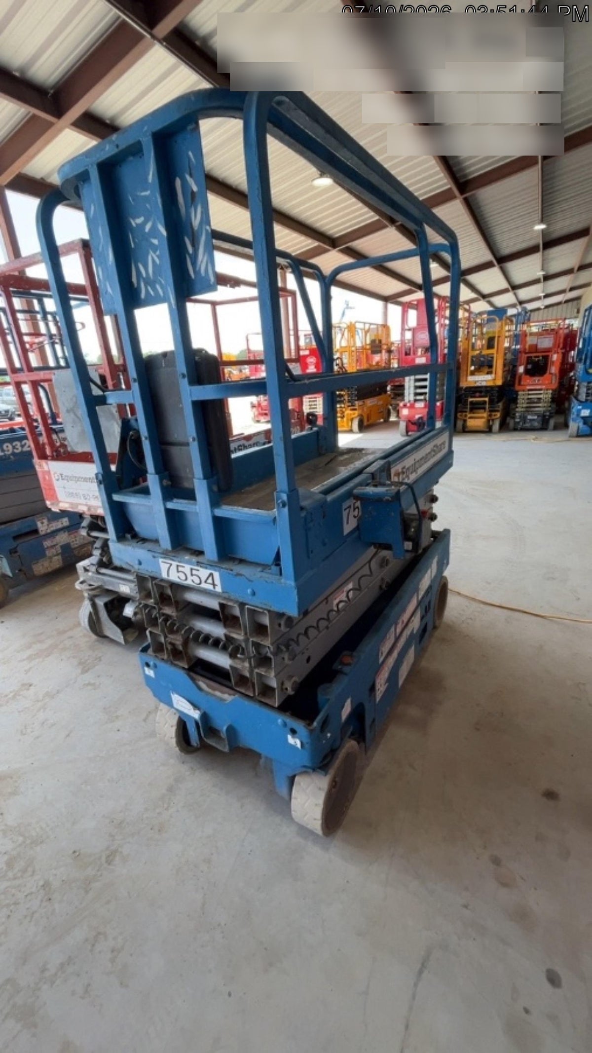 2017 Genie GS-1930 Genie GS-1930 Lift w/Fixed Rail and Chain Entry