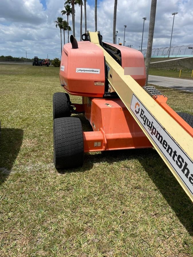 2021 JLG 400S