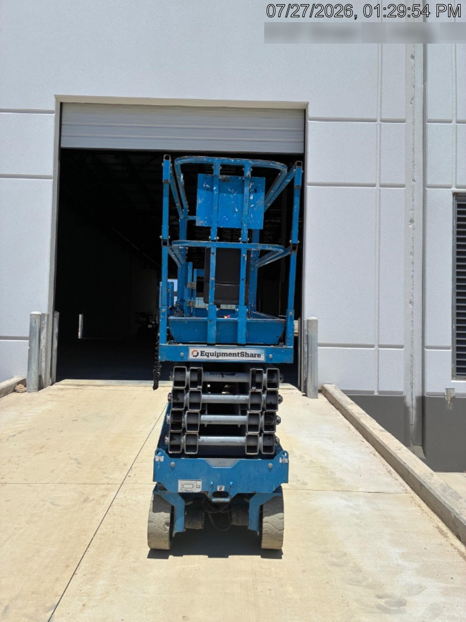2016 Genie GS-3232 32' Narrow Scissor Lift