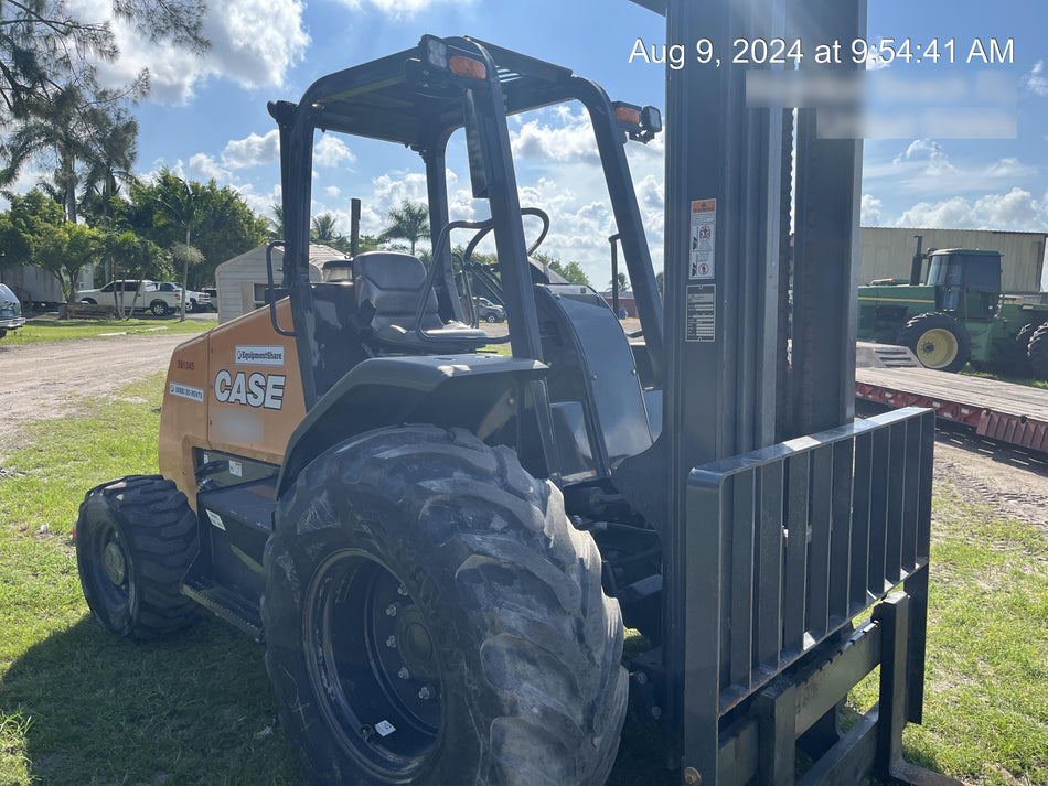 2023 CASE 588H