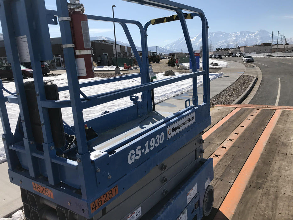 2019 Genie GS-1930 Fixed rails with chain Entry