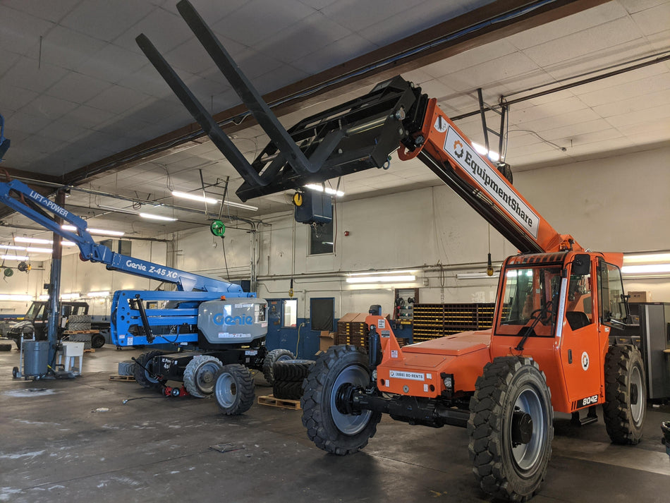 2020 Skytrak 8042 Cab/Heat/Air, Solid Tires, Work Lights, Beacon, Aux Hydraulics, Back up Alarm, Lifting Eye, ES Decals