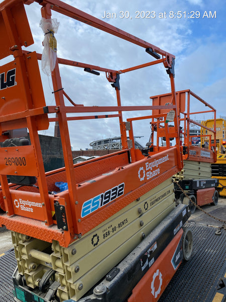2022 JLG ES1932