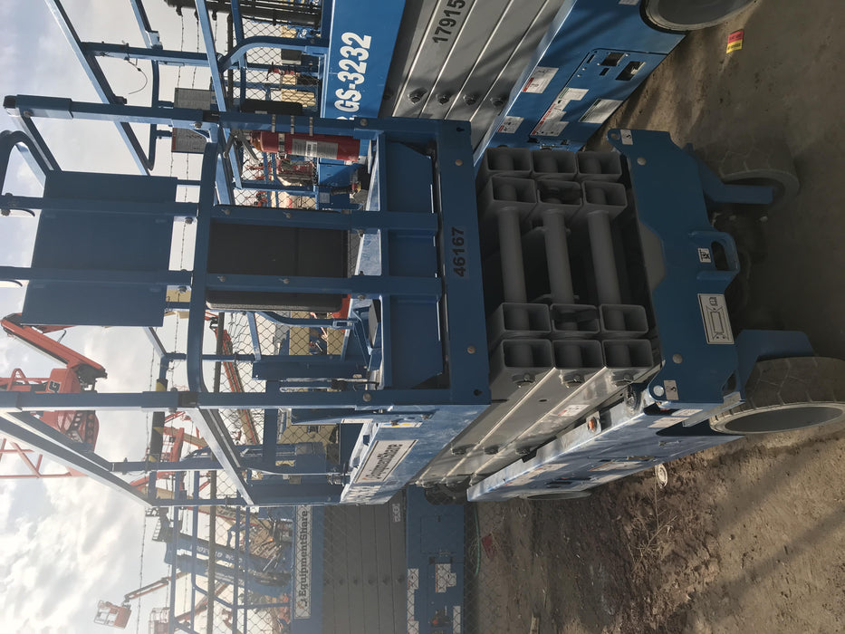 2019 Genie GS-2632 Folding rails with half height swing gate