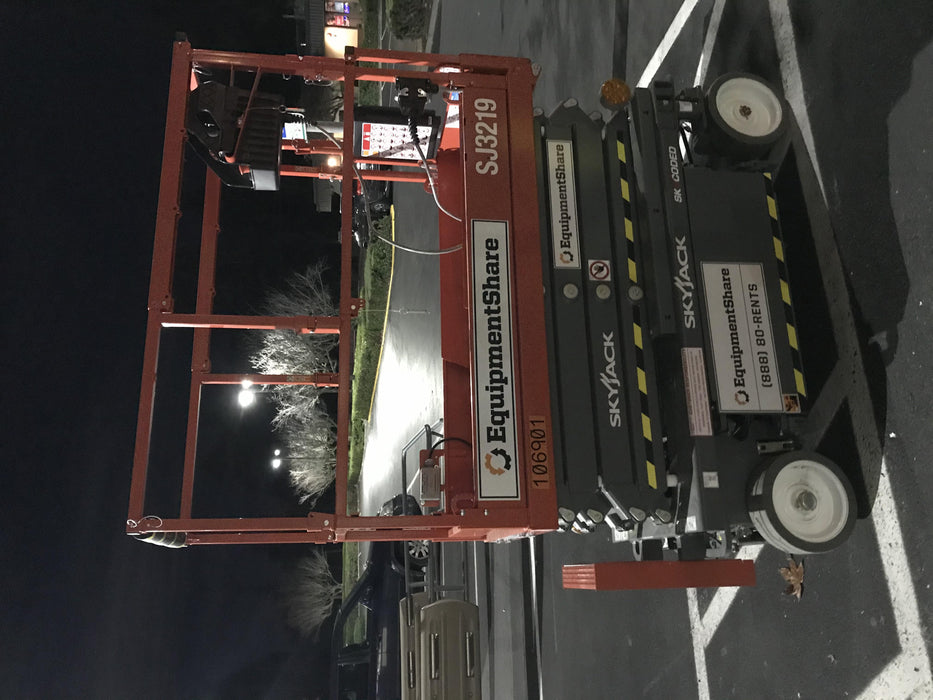 2020 Skyjack SJIII-3219 Solid NM Tires, Half height spring hinged entry gate, Dual Beacons, 800W Inverter