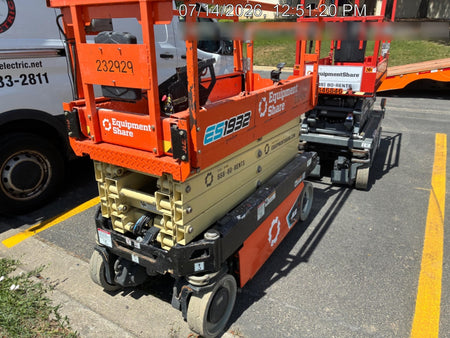2022 JLG ES1932