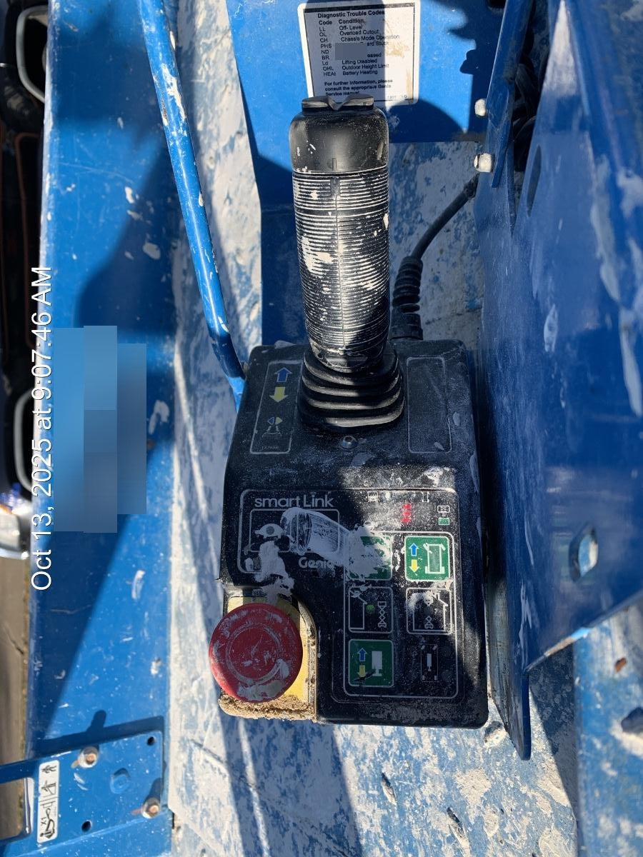 2023 GENIE GS-3232