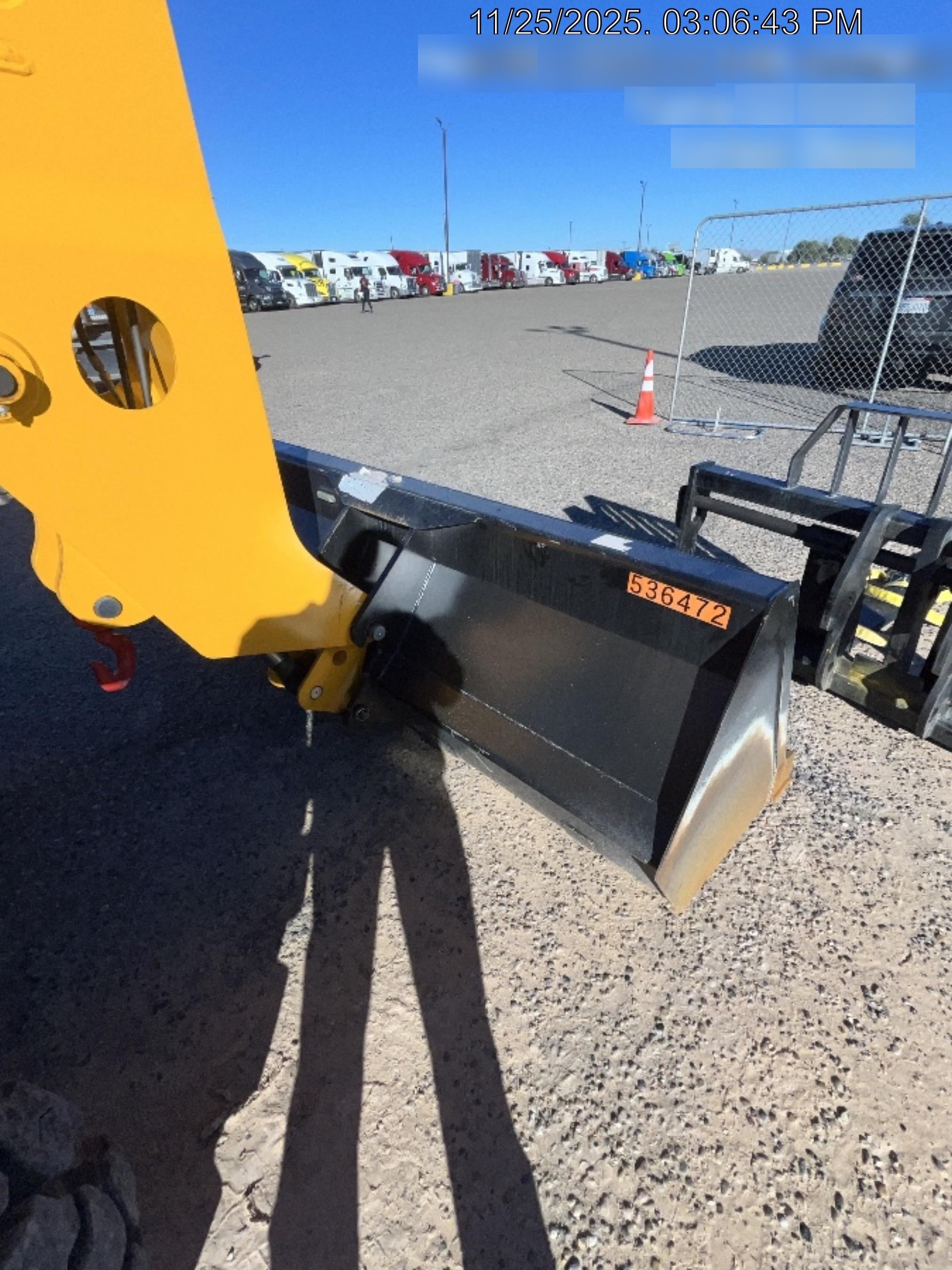 2025 JLG 1001100823