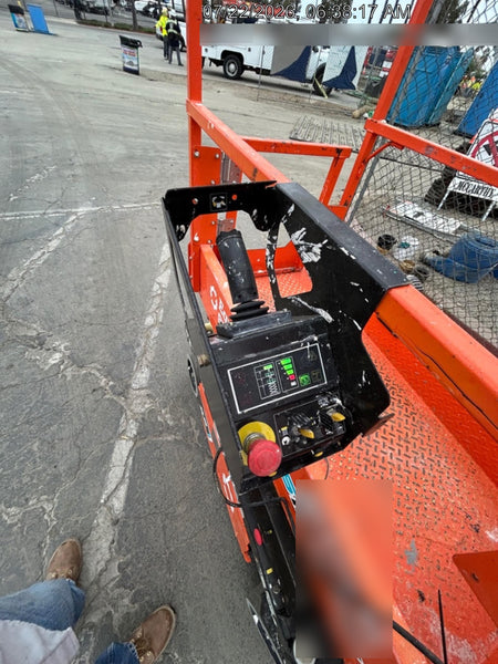 2022 JLG ES1330L