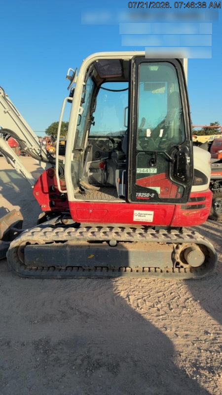 2023 TAKEUCHI TB250-2CR