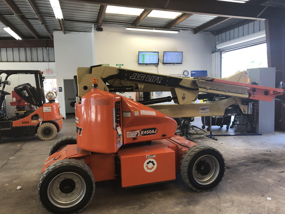 2019 JLG E450AJ