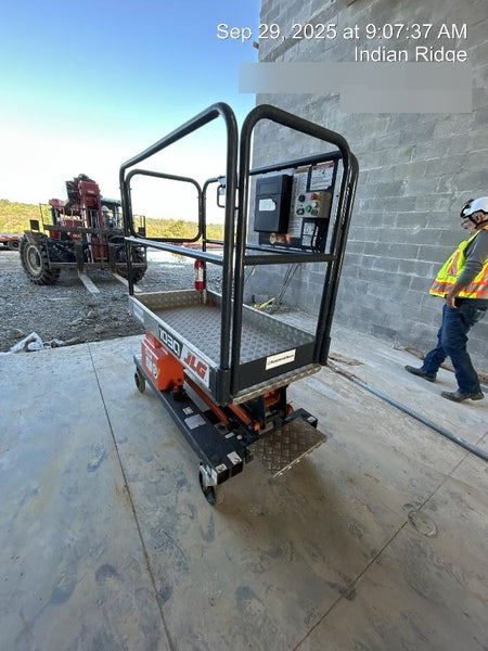 2023 JLG 1030P