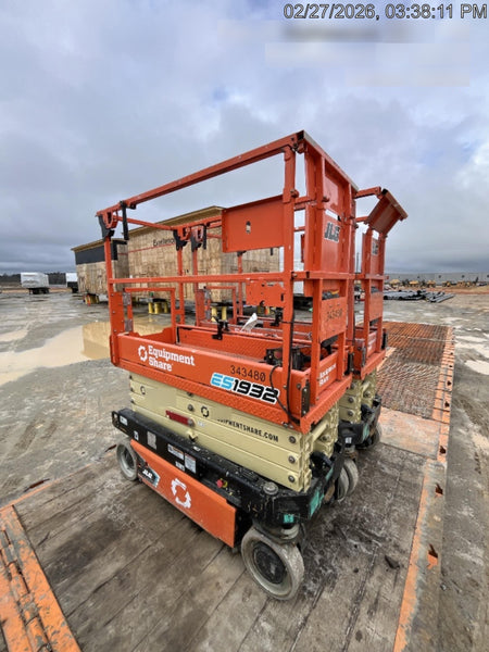 2023 JLG ES1932