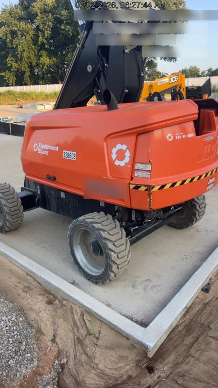 2023 JLG 660SJ