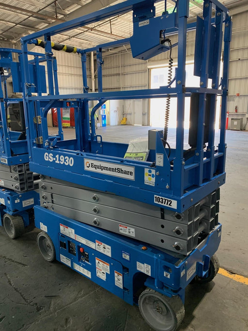 2020 Genie GS-1930 Solid Non Marking Tires, Beacon, Folding rails with half height swing gate, 800W Inverter