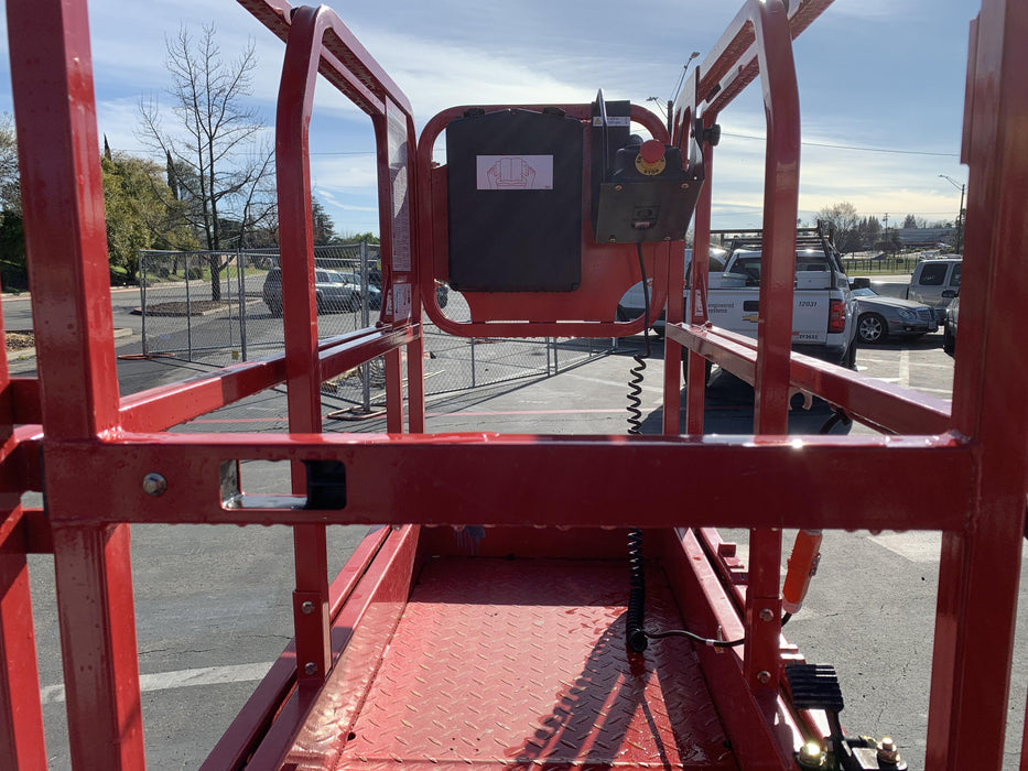 2020 MEC 1330SE Solid NM Tires, Steel Swing out Doors, LCS, Beacon, 900W Inverter