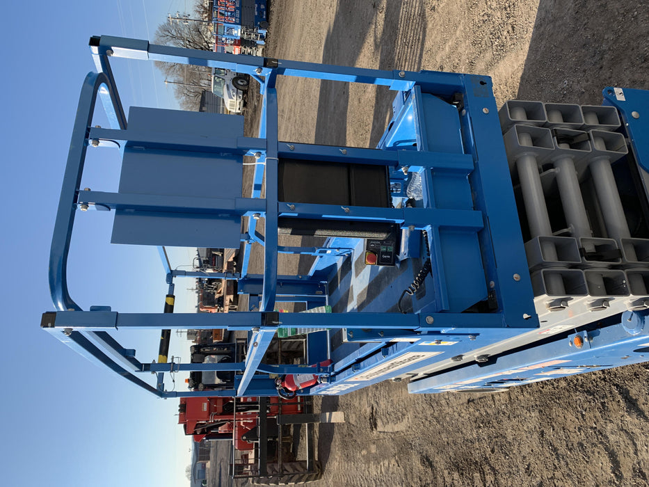 2019 Genie GS-2632 Folding rails with half height swing gate