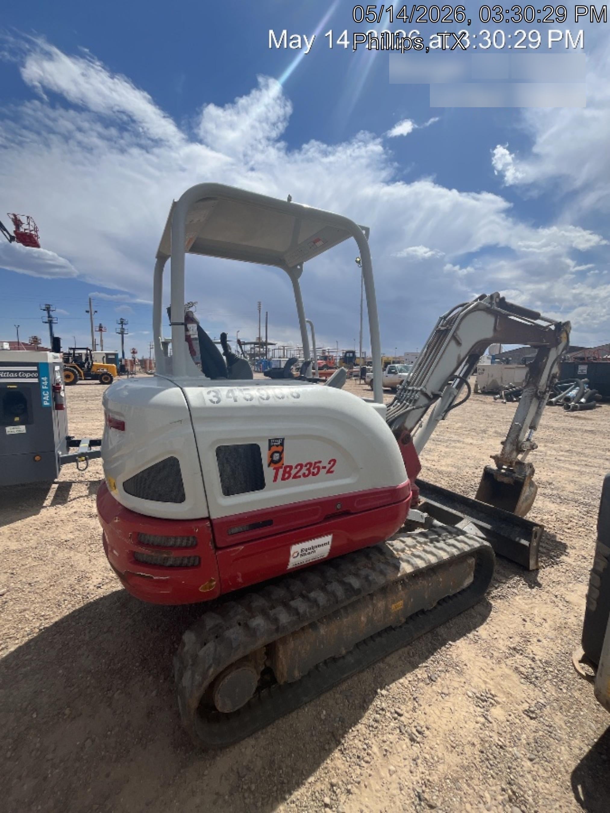 2023 TAKEUCHI TB235-2R