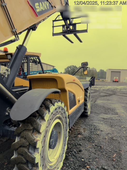 2021 SANY STH1056