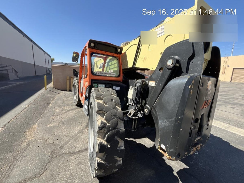 2019 JLG 1255 JLG 1255 T4F w/Open ROPS, Solid Tires, Work Lights/Beacon, 60" Carriage/Forks