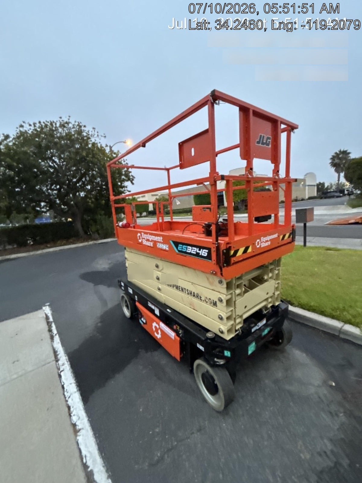 2025 JLG ES3246