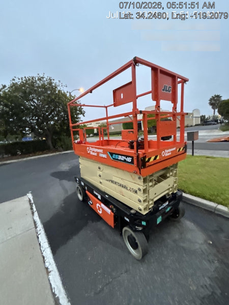2025 JLG ES3246