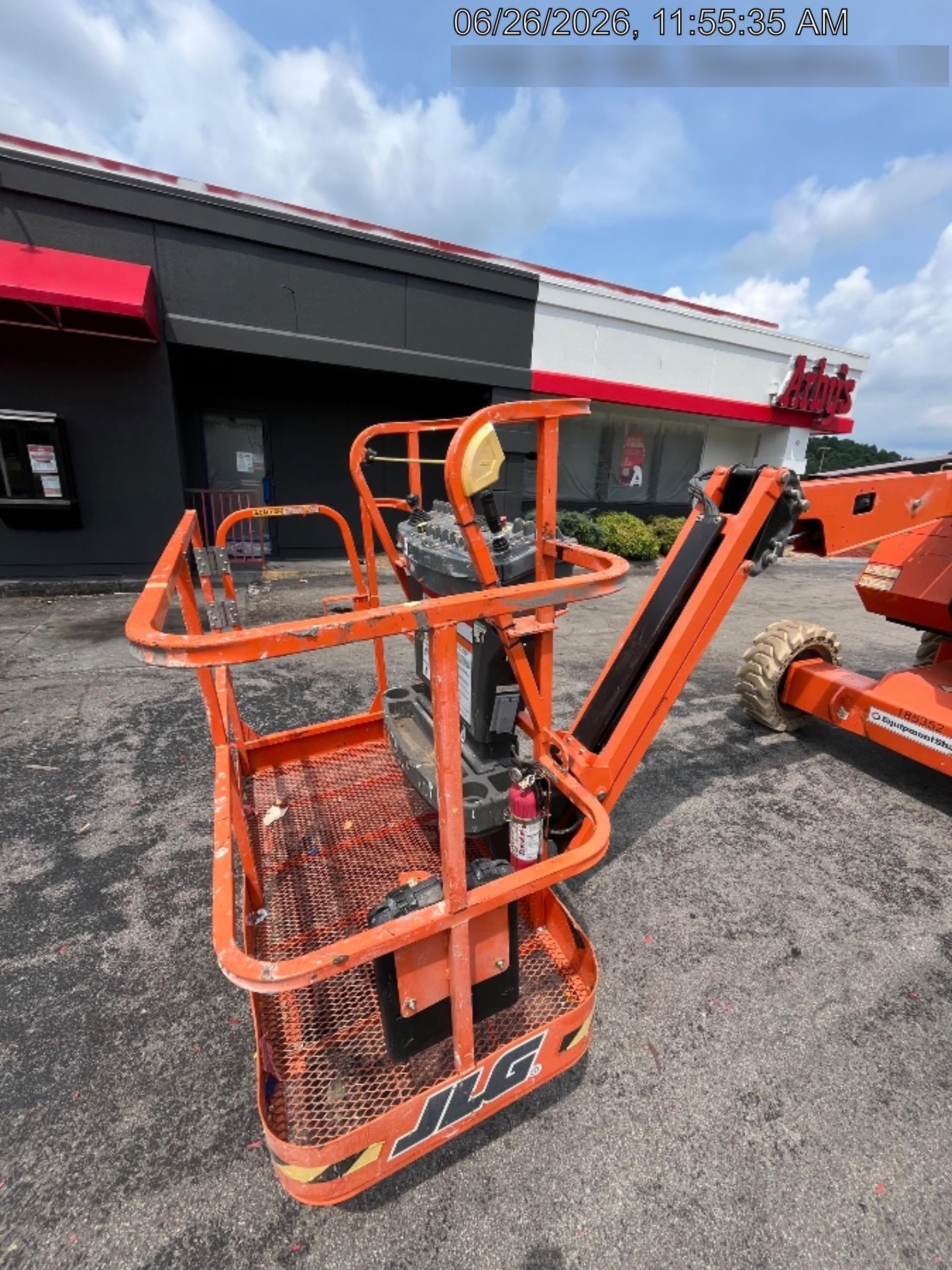 2021 JLG 340AJ