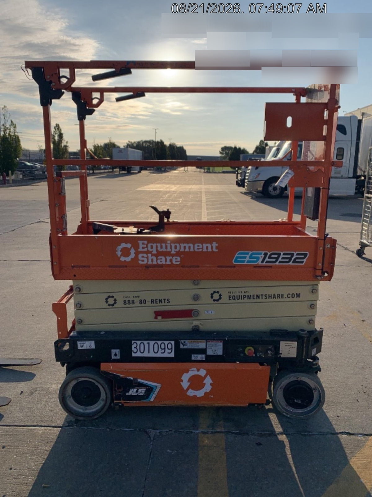 2023 JLG ES1932