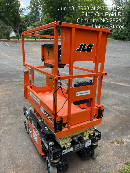 2022 JLG ES1330L