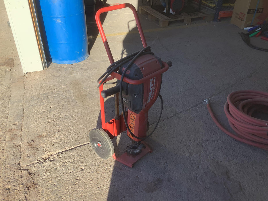 2020 HILTI TE 3000-AVR