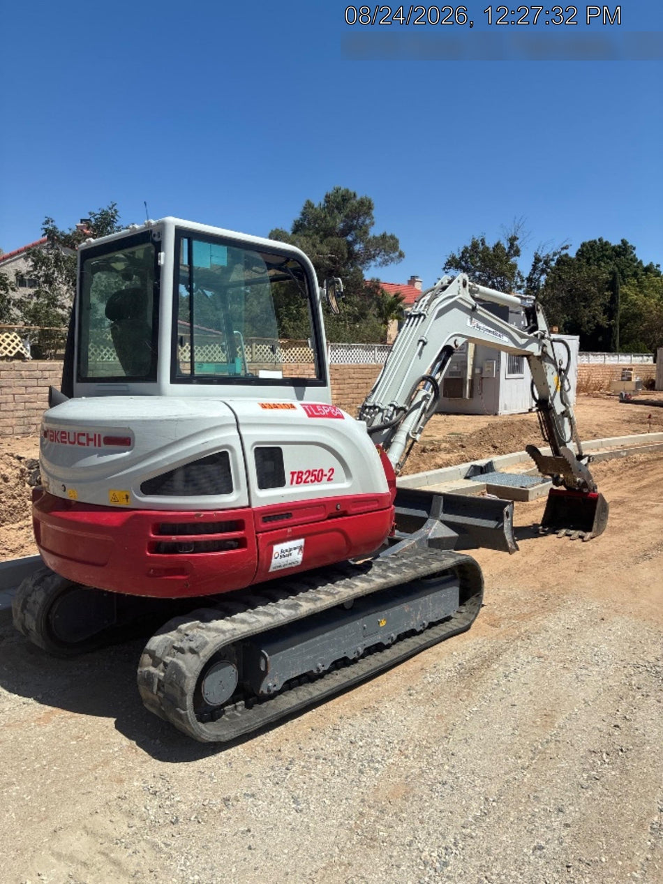 2024 TAKEUCHI TB250-2CR