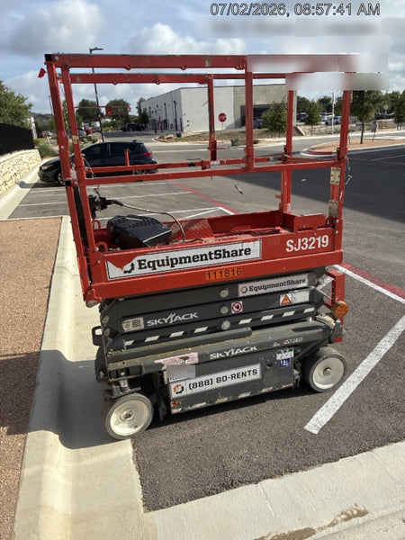 2020 Skyjack SJIII-3219 Solid NM Tires, Half height spring hinged entry gate, Dual Beacons, 800W Inverter