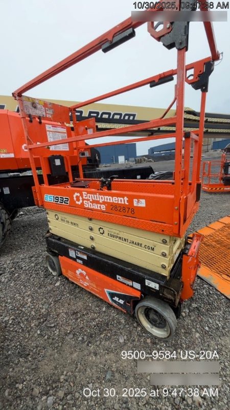 2022 JLG ES1932