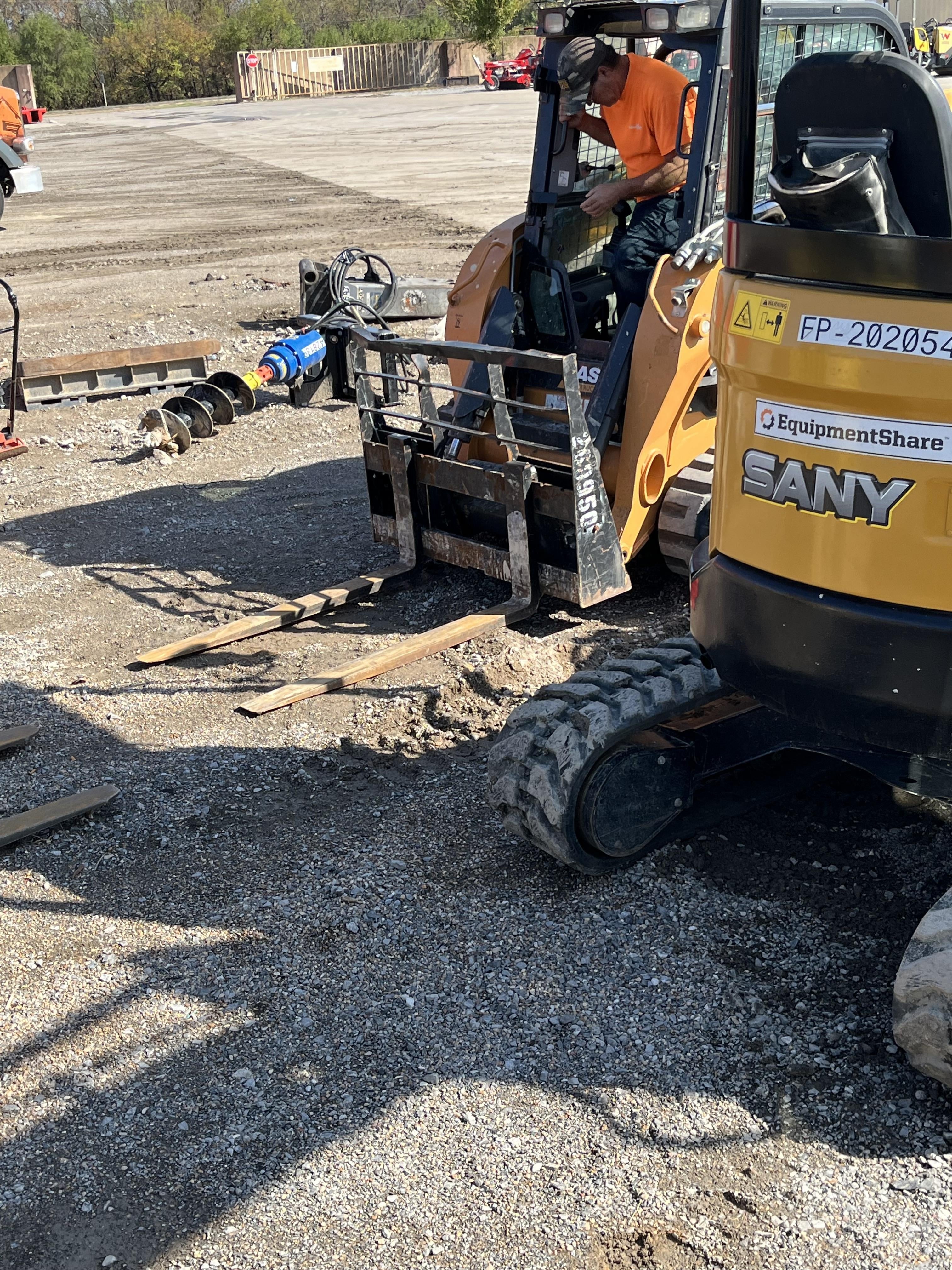 2022 ARROW MATERIAL HANDLING 48" Pallet Forks - Arrow
