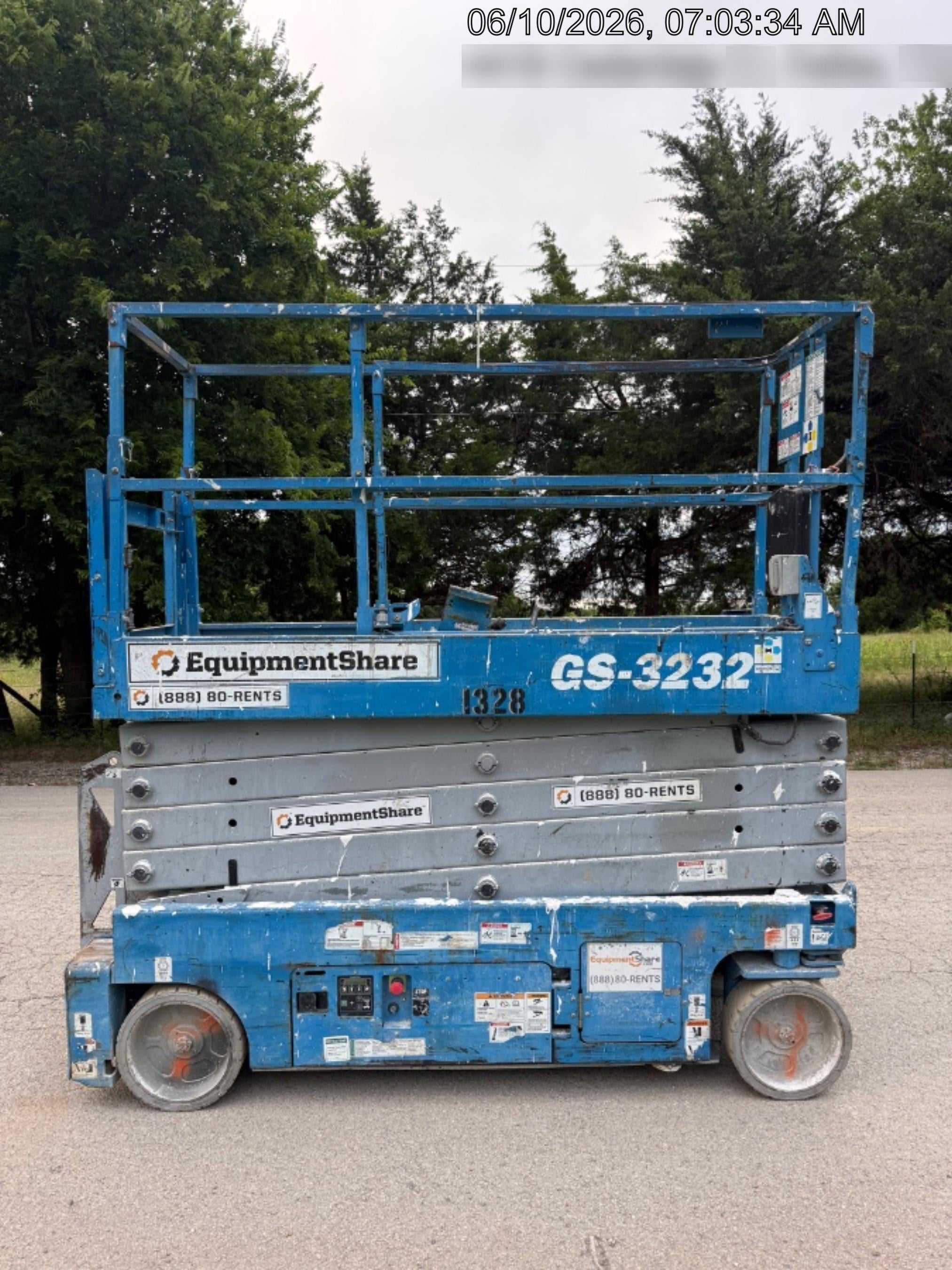 2016 Genie GS-3232 32' Narrow Scissor Lift