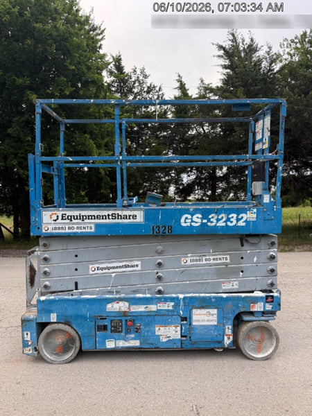 2016 Genie GS-3232 32' Narrow Scissor Lift