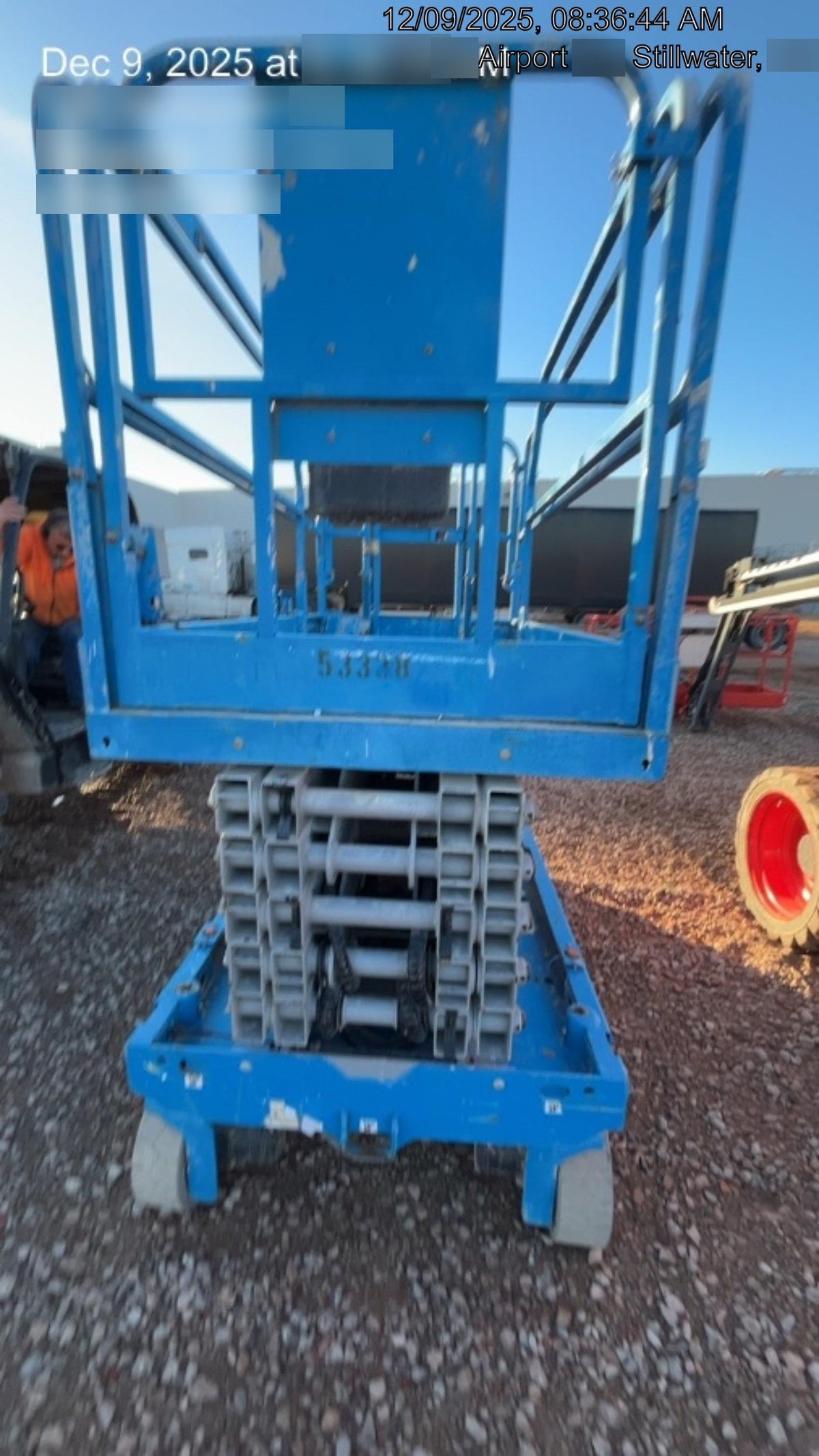 2019 Genie GS-4047 Folding rails with half height swing gate