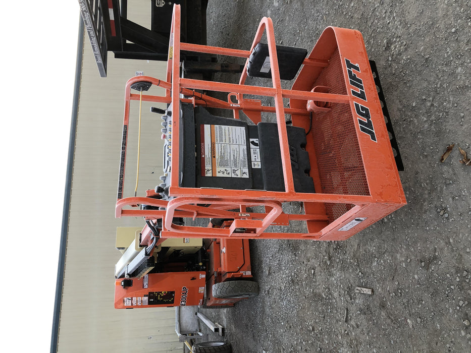 2019 JLG E300AJP