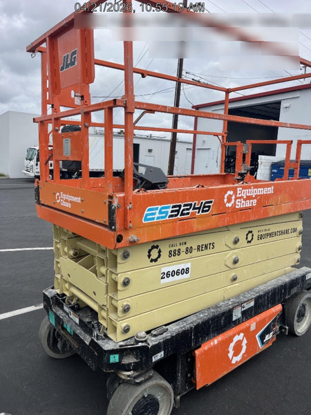2022 JLG ES3246