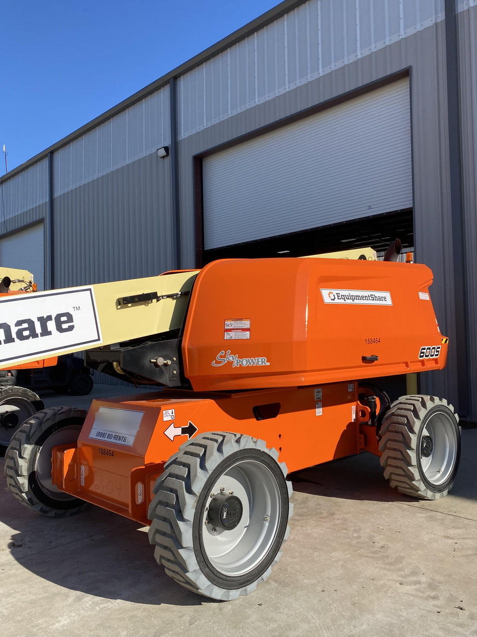 2021 JLG 600S
