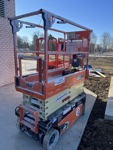 2021 JLG ES1932