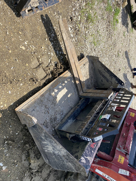 2016 EMKAY 48" Pallet Forks - EMKAY