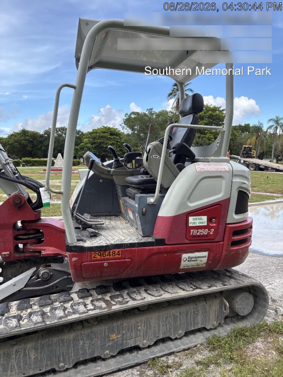 2023 TAKEUCHI TB250-2R