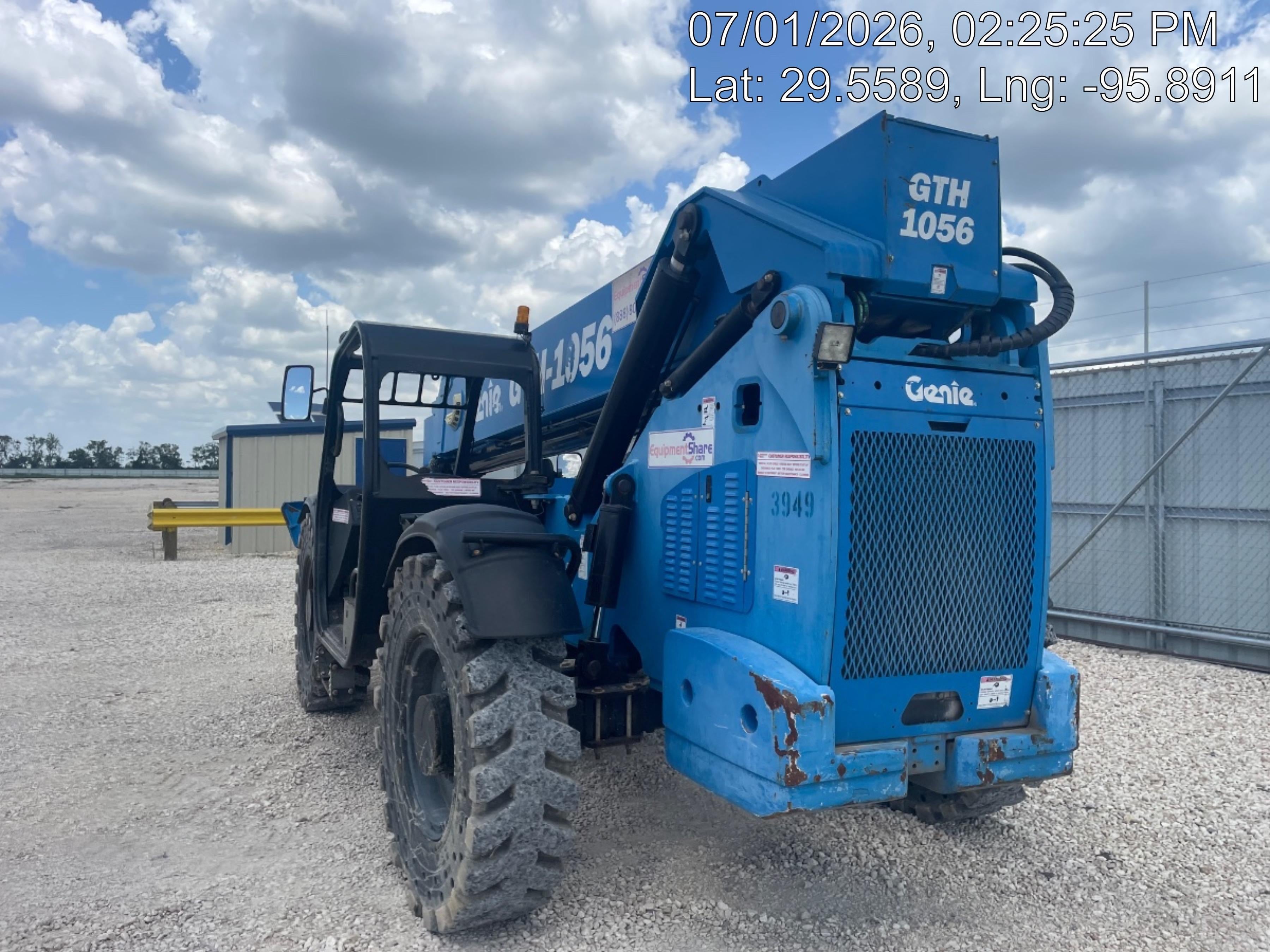 2017 GENIE GTH-1056