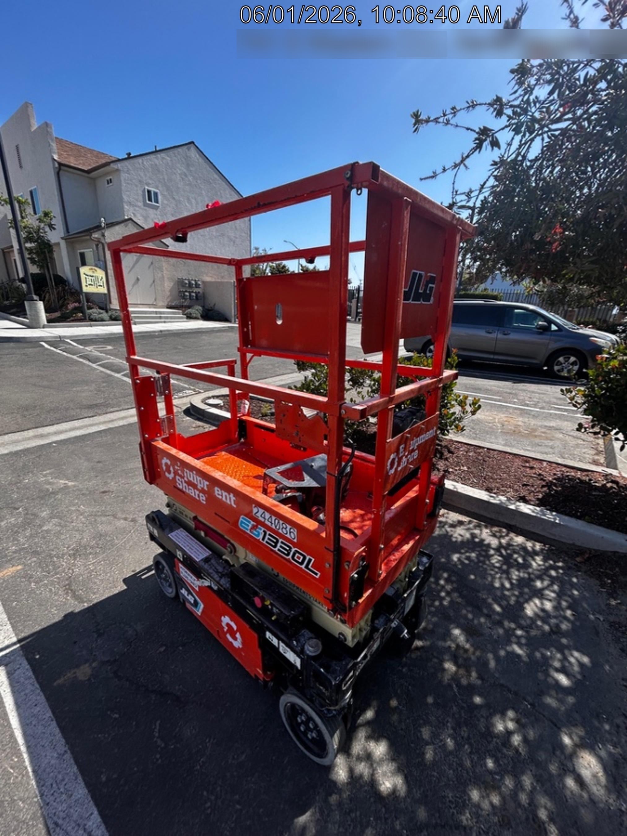 2022 JLG ES1330L