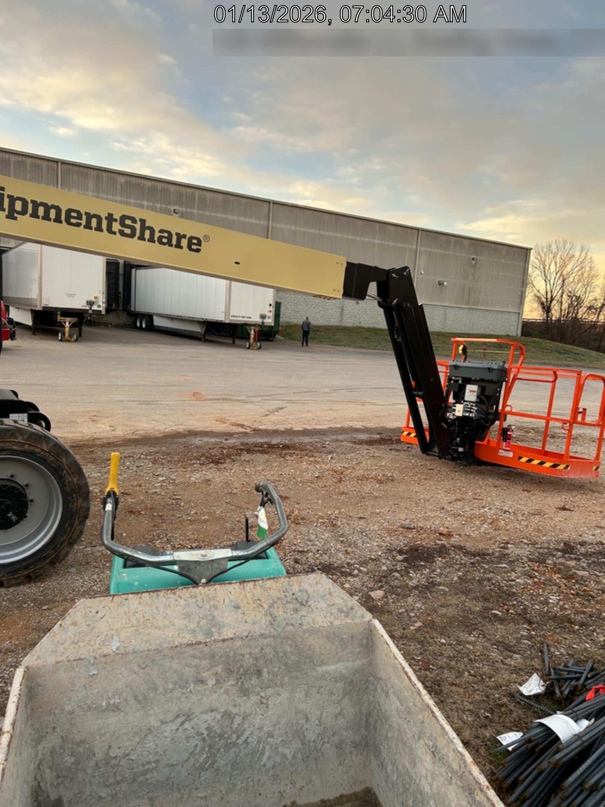 2025 JLG 800AJ