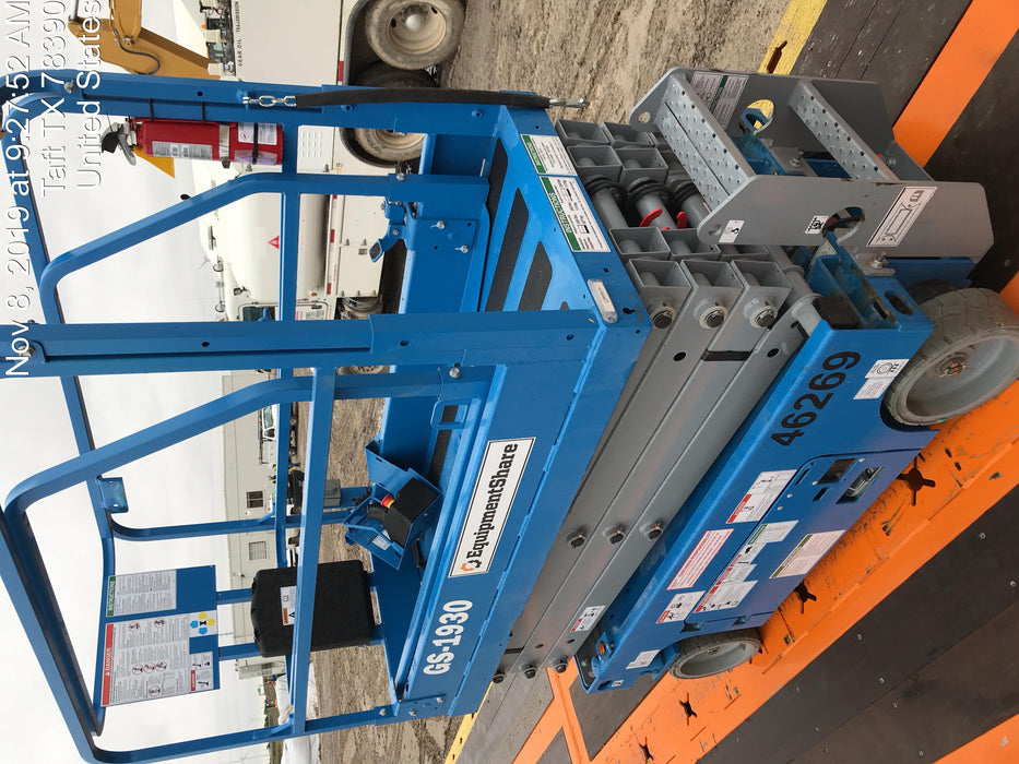 2019 Genie GS-1930 Fixed rails with chain Entry