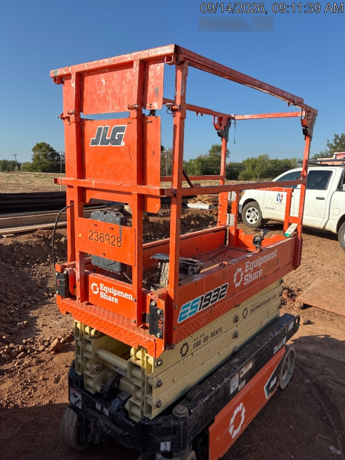 2022 JLG ES1932